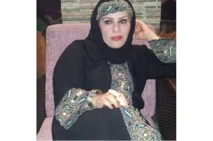 فنانة شهيرة تفاجيء متابعيها بارتداء الحجاب والعباءة السوداء