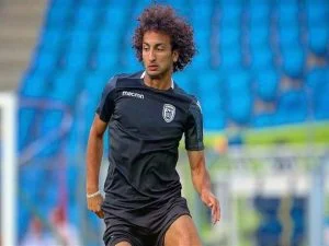 شاهد فضيحة تحرش للاعب المصري عمرو وردة بفتاة في الإمارات!