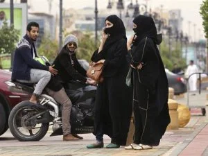 متحرش البوليفارد .. فيديو تحرّش يهزّ السعودية وضجة واسعة من المقطع الذي انتشر كالنار في الهشيم!