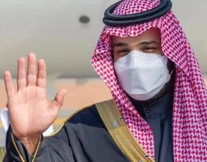 ماهي السيارة التي جالت بمحمد بن سلمان وضيفه أمير قطر على رمال العلا؟