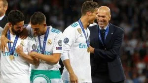 ريال مدريد يضحي بـ7 لاعبين للتعاقد مع مبابي