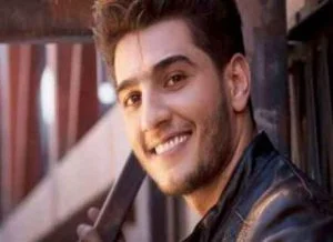 محمد عساف يلتقي بمجسمه الشمعي