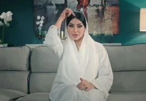 شاهد.. الفنانة ريم عبدالله تسخر من مشهورة “سناب” بدور البراهيم