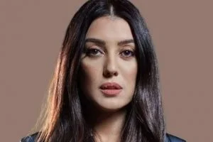 فنانة شهيرة تغرد عن حركة “طالبان”