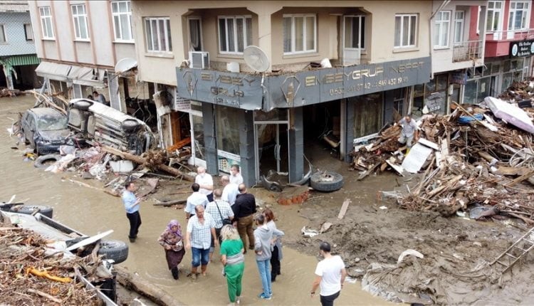 ارتفاع جديد لحصيلة الوفيات.. هذا ما فعلته القيادة التركية لضحايا الفيضانات؟