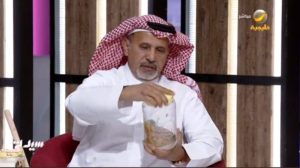 شاهد.. باحث يقوم بتجربة التعرض للسع النحل على الهواء مباشرة