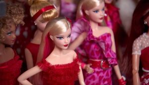 فيلم باربي (Barbie) يتصدر التريند ويحقّق إيرادات قياسية