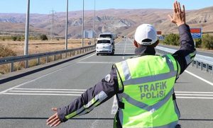 التفحيط يكلف سائق تركي غرامة باهظة وحظر قيادة: ماذا حدث في إسطنبول