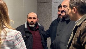 مطالبة بالسجن لمدة تصل إلى 4 سنوات للمعتدي على حامل علم “شهادة التوحيد” في إسطنبول